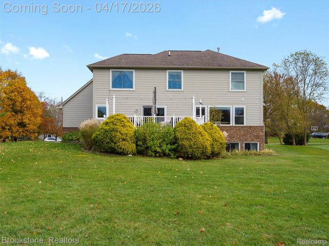 6707 Forest Pointe Boulevard, Springfield Charter Township, MI 48350