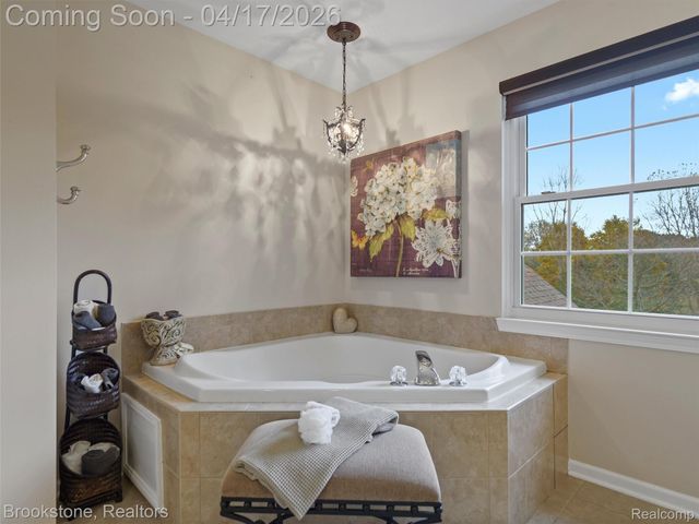 6707 Forest Pointe Boulevard, Springfield Charter Township, MI 48350