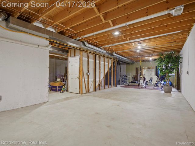 6707 Forest Pointe Boulevard, Springfield Charter Township, MI 48350