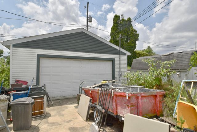 4027 Rickenbacker Avenue, Columbus, OH 43213