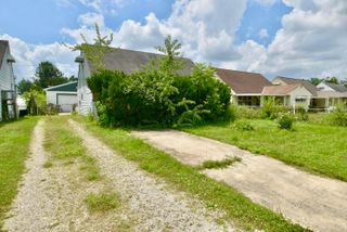 4027 Rickenbacker Avenue, Columbus, OH 43213
