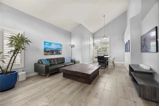 1718 Fairmont Dr, Corona, CA 92882