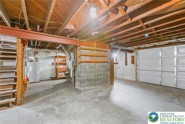 427 Walnut Drive, Lehigh Twp, PA 18067