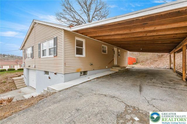 427 Walnut Drive, Lehigh Twp, PA 18067