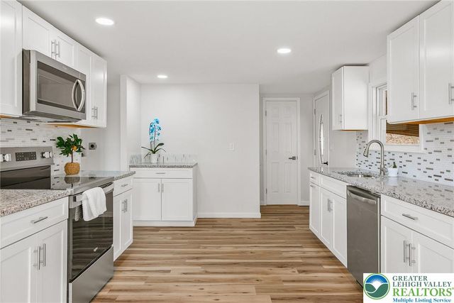 427 Walnut Drive, Lehigh Twp, PA 18067