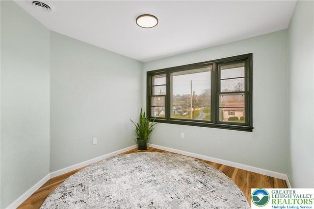 427 Walnut Drive, Lehigh Twp, PA 18067