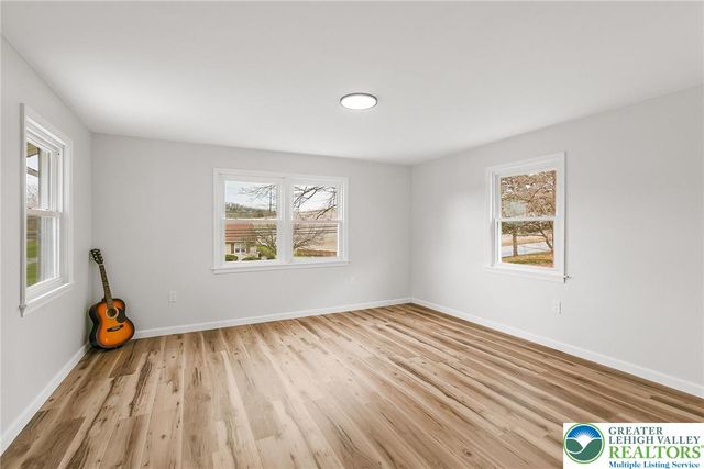 427 Walnut Drive, Lehigh Twp, PA 18067