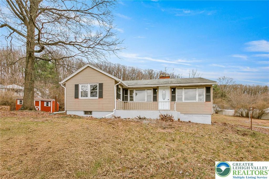 427 Walnut Drive, Lehigh Twp, PA 18067