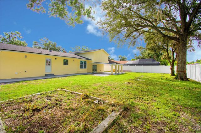 6708 GATEWAY DRIVE, Tampa, FL 33615