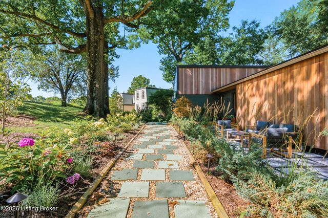 1513 Thackeray Dr, Louisville, KY 40205