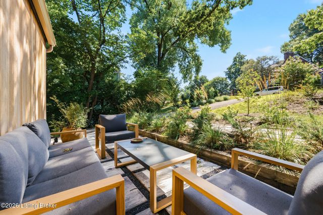 1513 Thackeray Dr, Louisville, KY 40205