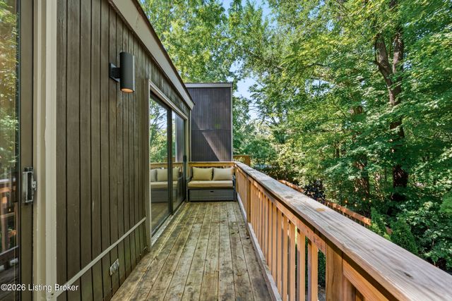 1513 Thackeray Dr, Louisville, KY 40205