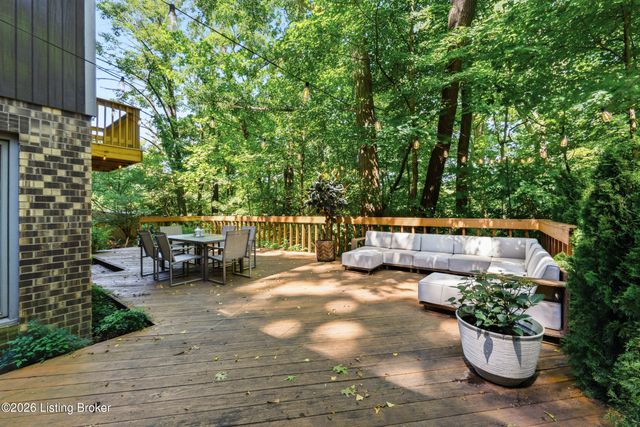 1513 Thackeray Dr, Louisville, KY 40205