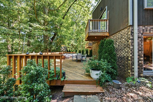 1513 Thackeray Dr, Louisville, KY 40205