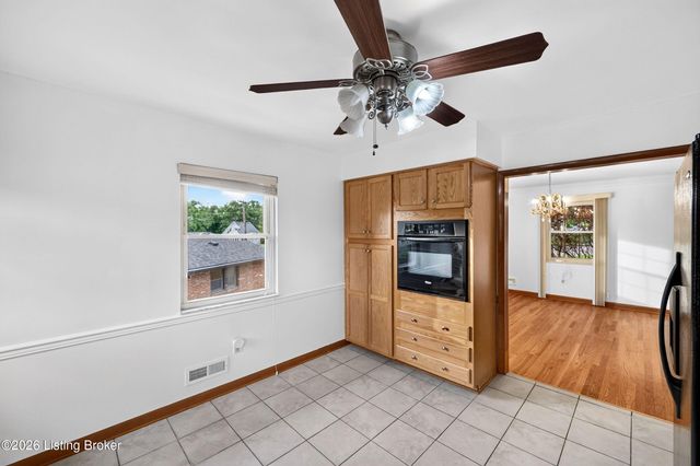 1618 Dawn Dr, Louisville, KY 40216