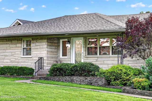 1618 Dawn Dr, Louisville, KY 40216