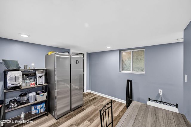 1618 Dawn Dr, Louisville, KY 40216