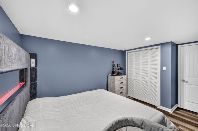 1618 Dawn Dr, Louisville, KY 40216