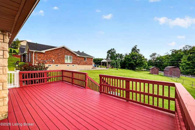 1618 Dawn Dr, Louisville, KY 40216