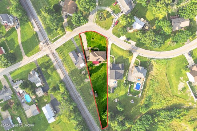 1618 Dawn Dr, Louisville, KY 40216