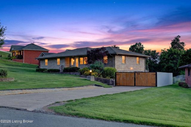 1618 Dawn Dr, Louisville, KY 40216