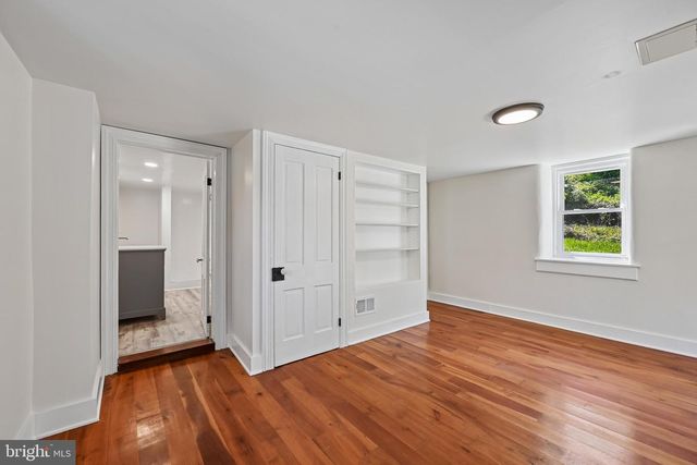 5702 FALLS RD, Baltimore, MD 21209