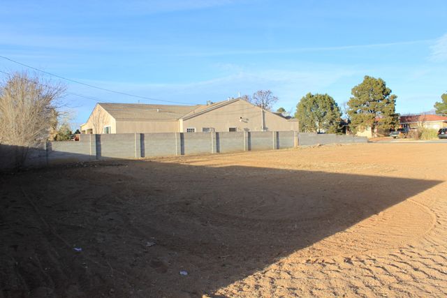 3801 Palomas Drive NE, Albuquerque, NM 87110