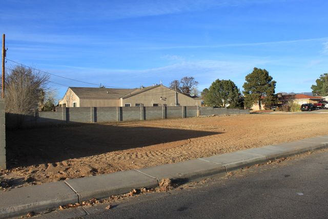 3801 Palomas Drive NE, Albuquerque, NM 87110