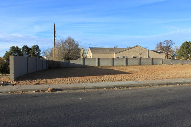 3801 Palomas Drive NE, Albuquerque, NM 87110