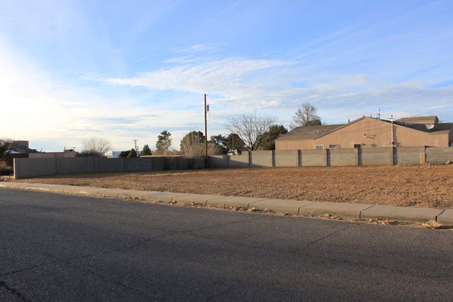 3801 Palomas Drive NE, Albuquerque, NM 87110