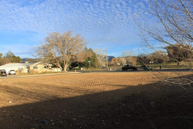 3801 Palomas Drive NE, Albuquerque, NM 87110