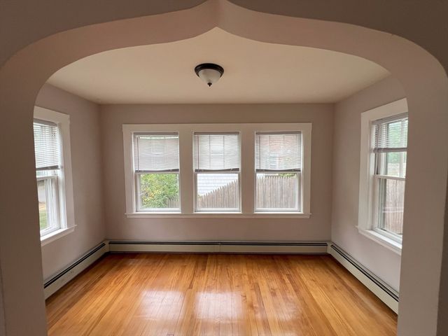 19 Maple St 19, Newton, MA 02466