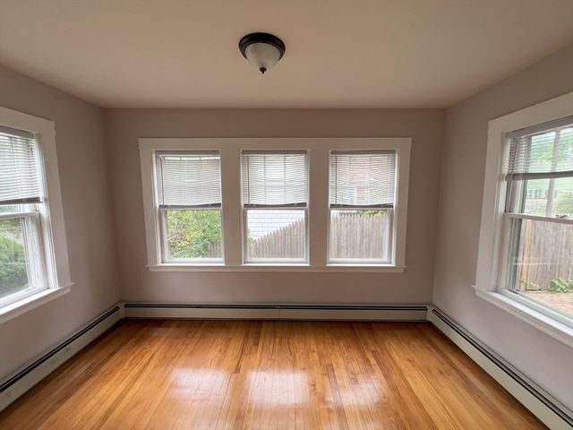 19 Maple St 19, Newton, MA 02466