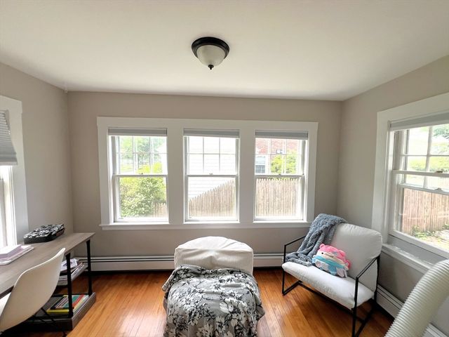 19 Maple St 19, Newton, MA 02466
