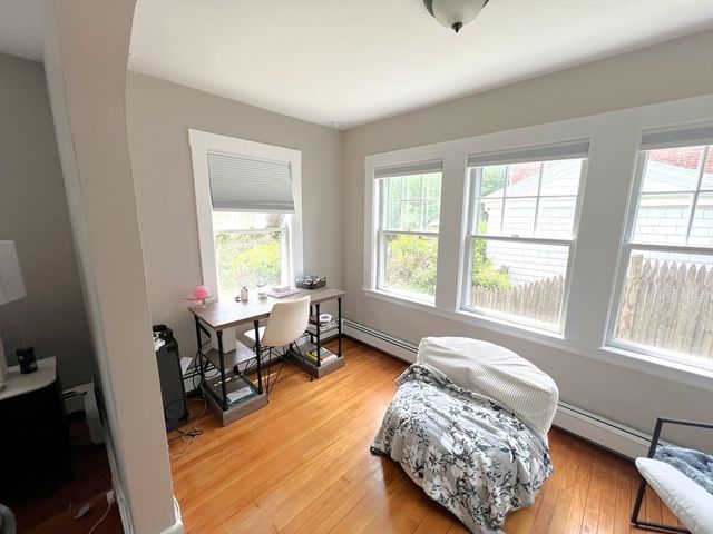 19 Maple St 19, Newton, MA 02466