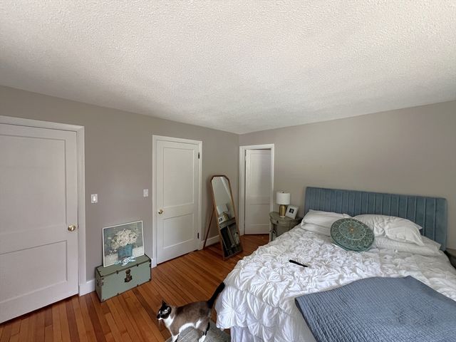 19 Maple St 19, Newton, MA 02466