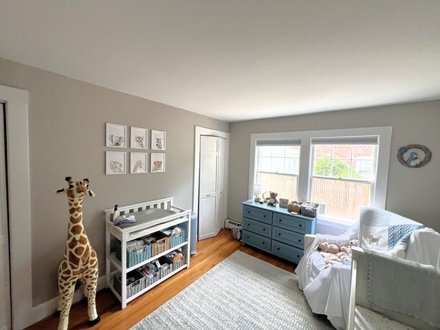 19 Maple St 19, Newton, MA 02466