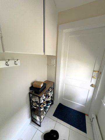 19 Maple St 19, Newton, MA 02466