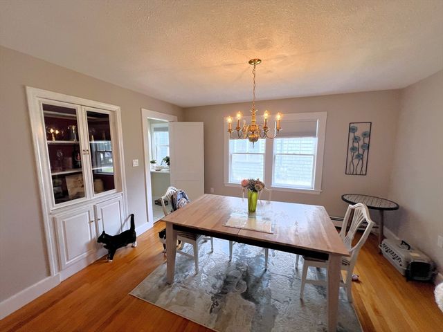 19 Maple St 19, Newton, MA 02466