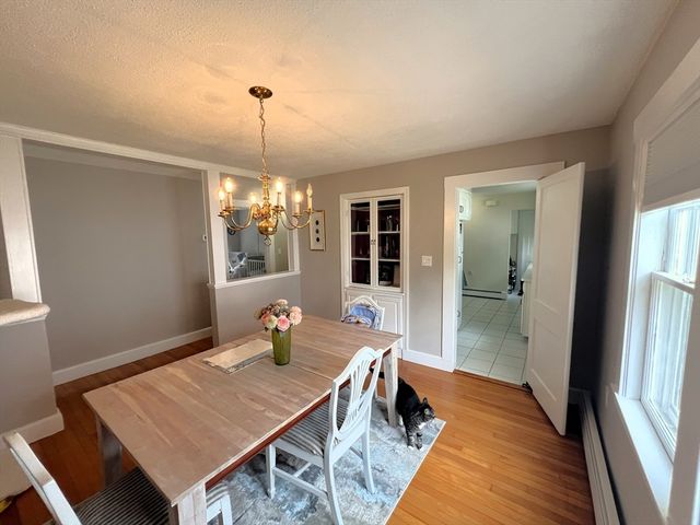 19 Maple St 19, Newton, MA 02466