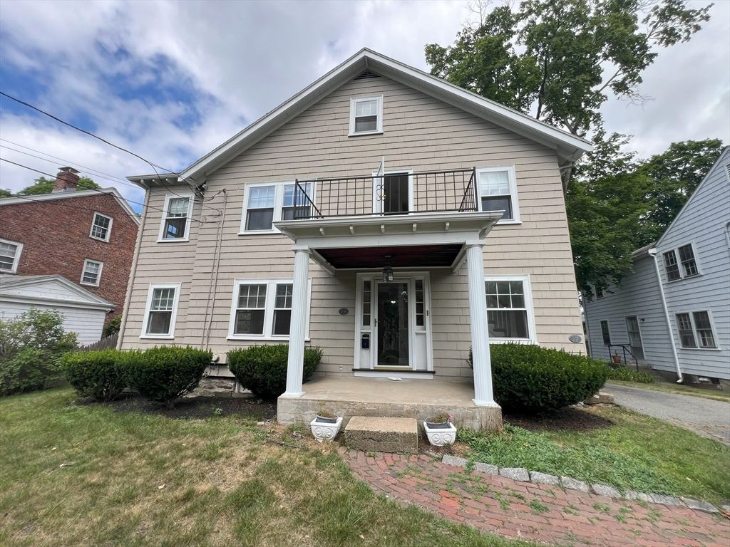 19 Maple St 19, Newton, MA 02466