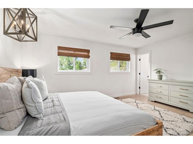 1649 Gillette Ct, Longmont, CO 80501
