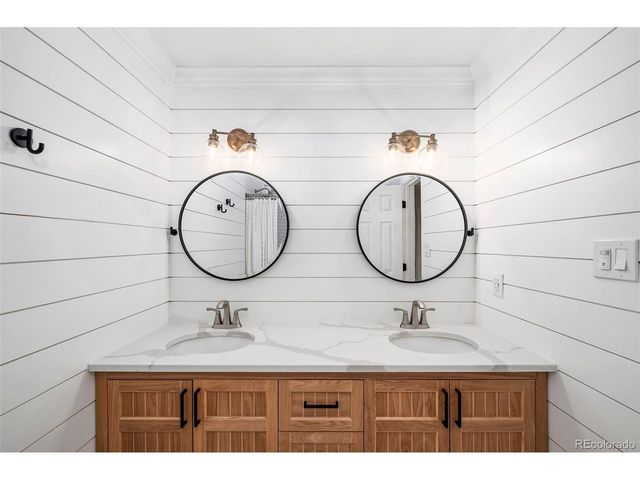 1649 Gillette Ct, Longmont, CO 80501