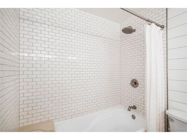 1649 Gillette Ct, Longmont, CO 80501