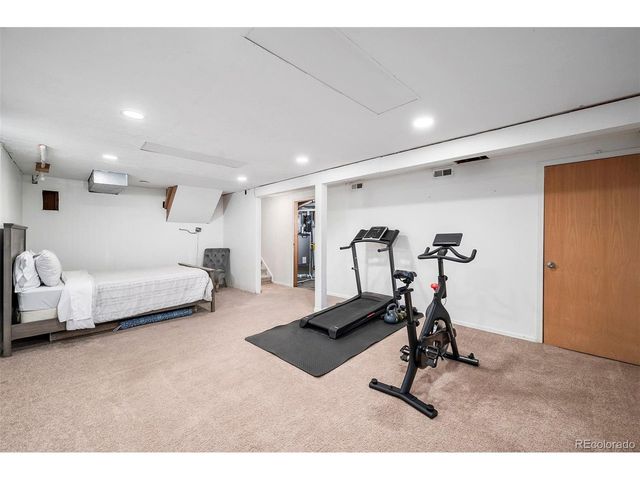 1649 Gillette Ct, Longmont, CO 80501