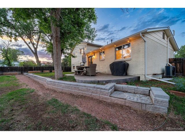 1649 Gillette Ct, Longmont, CO 80501