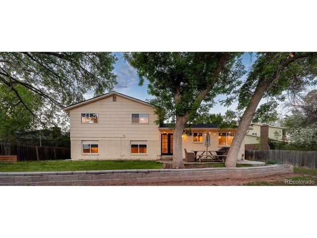 1649 Gillette Ct, Longmont, CO 80501
