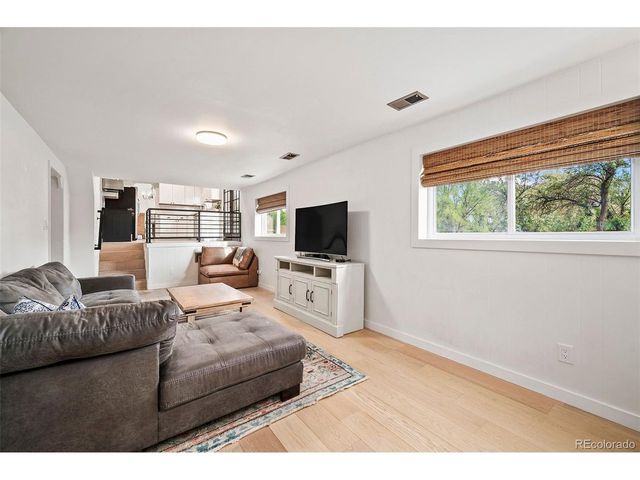 1649 Gillette Ct, Longmont, CO 80501
