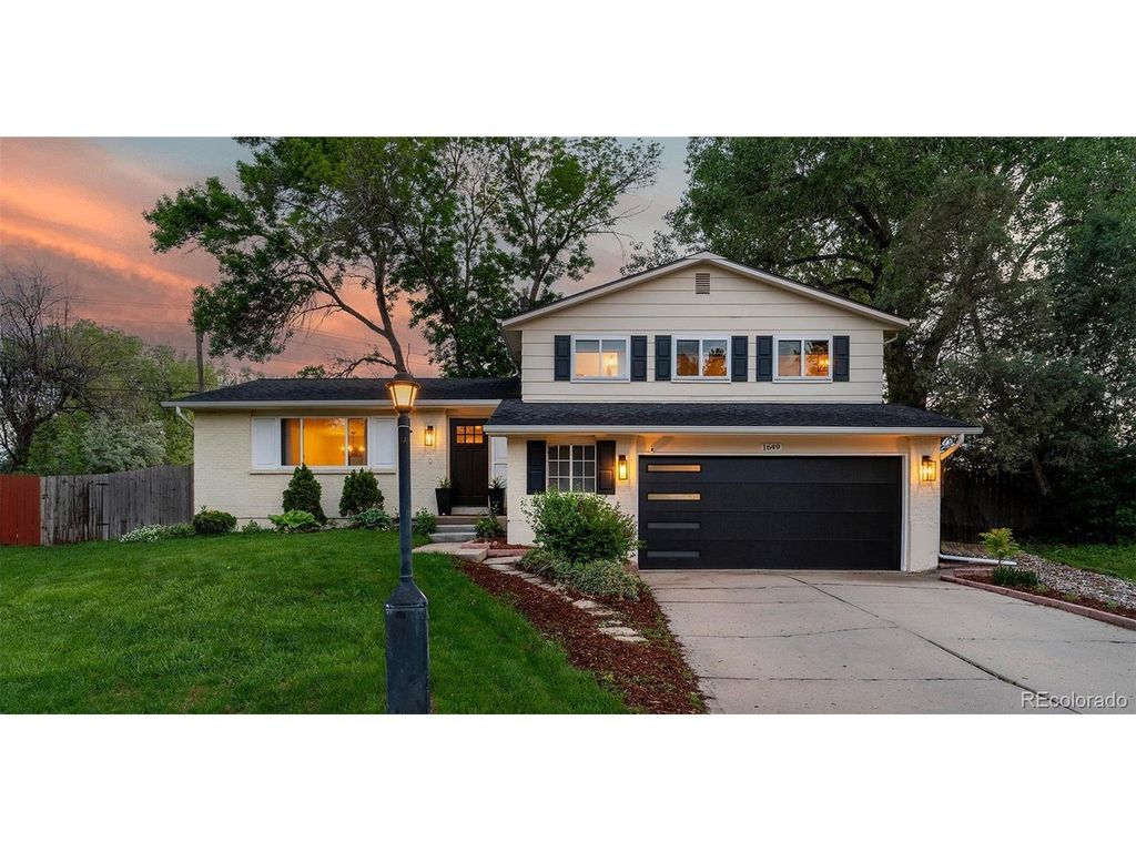 1649 Gillette Ct, Longmont, CO 80501