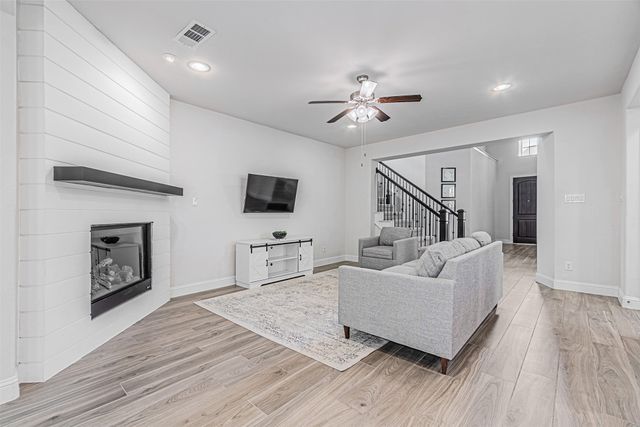 7232 Notre Dame Drive, Irving, TX 75063